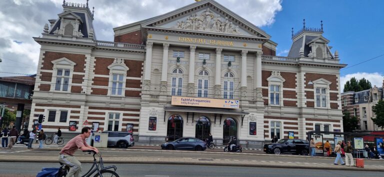 Voorkant van het Concertgebouw in Amsterdam.
