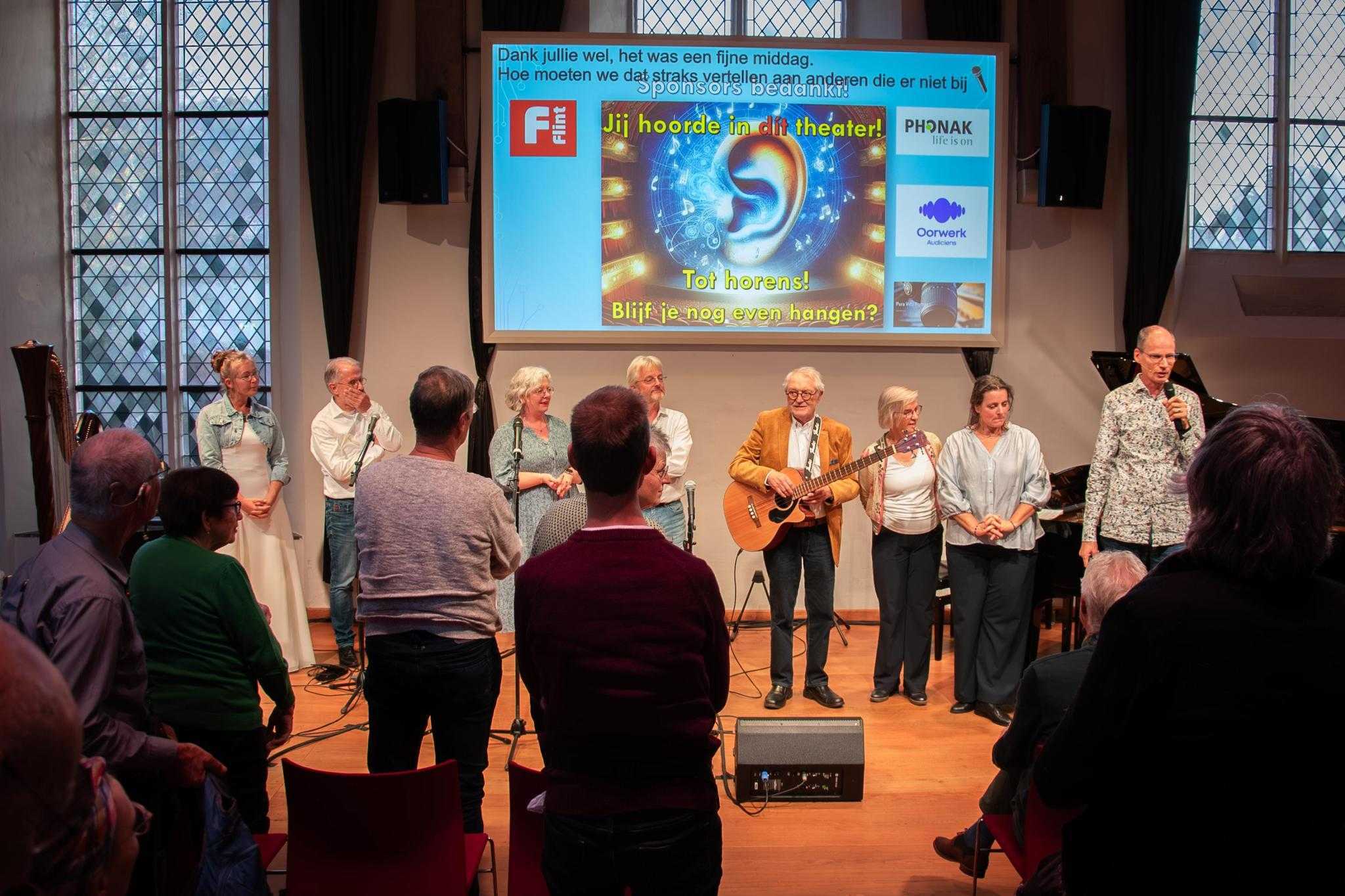 De muzikanten van Jij HOORT in het theater